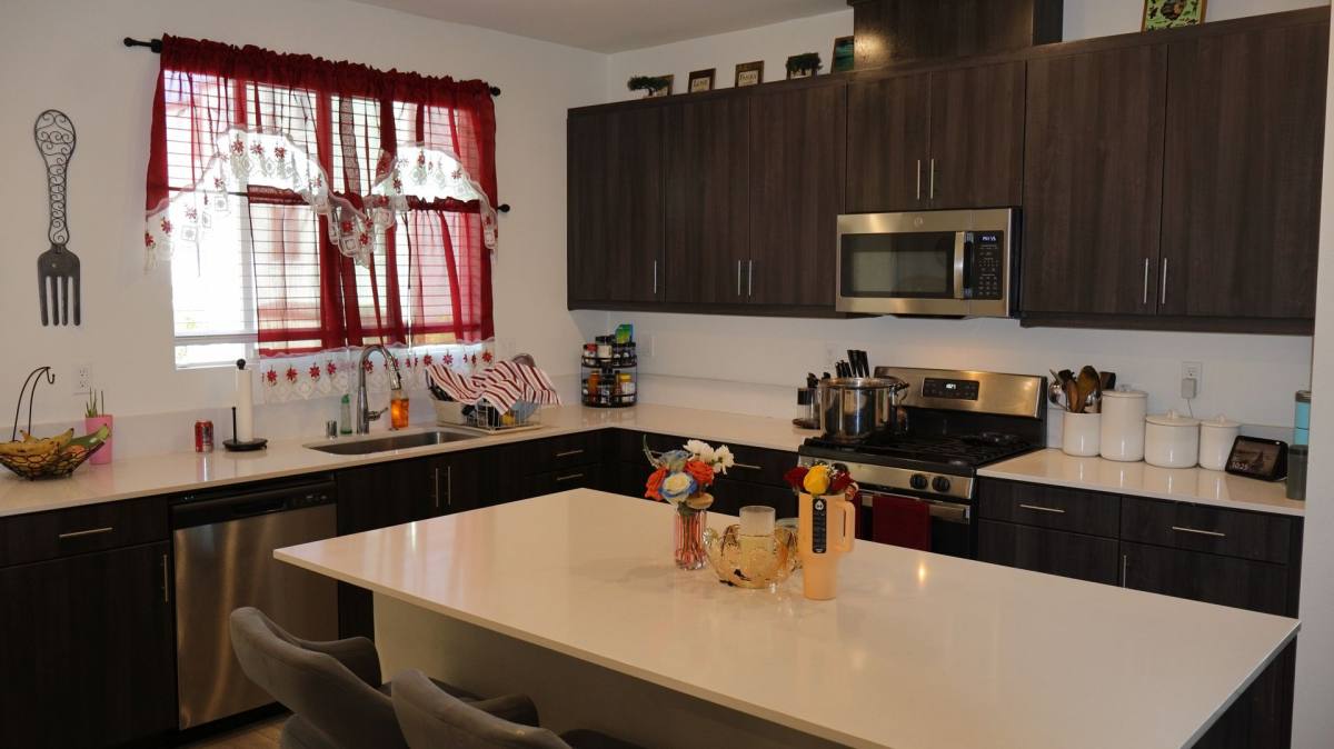 Townhouse for rent at 1644 Waterside Dr, San Diego, CA 92154