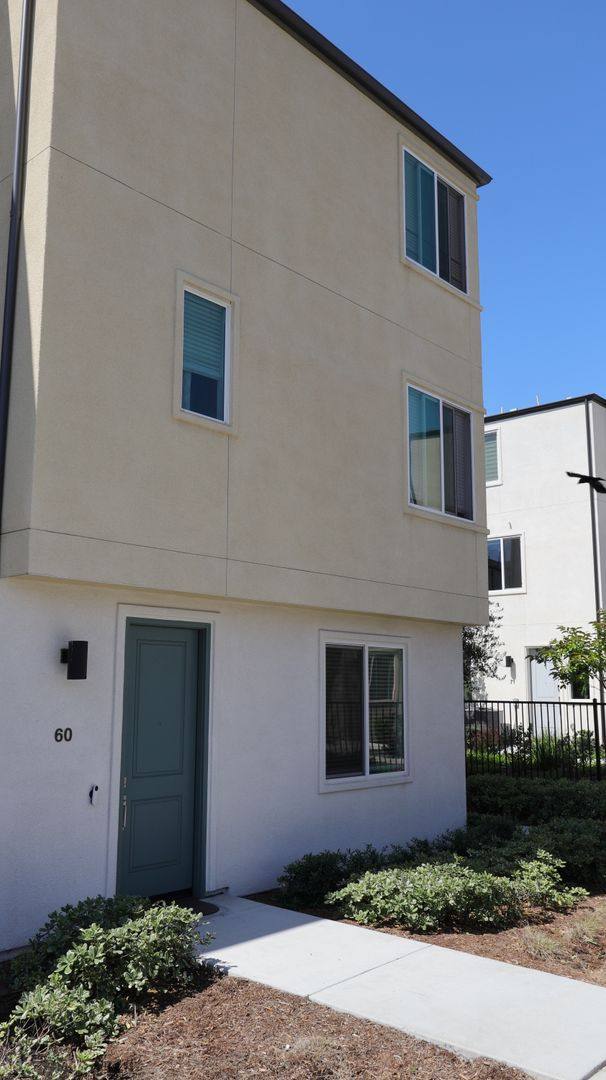 Townhouse for rent at 1644 Waterside Dr, San Diego, CA 92154
