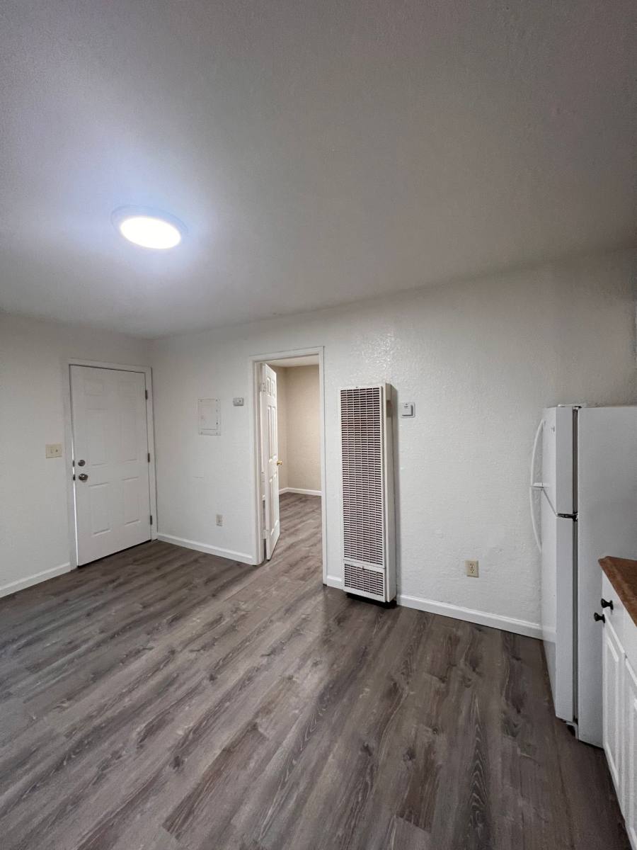 Apartment for rent at 33 Washington St, Pittsburg, CA 94565