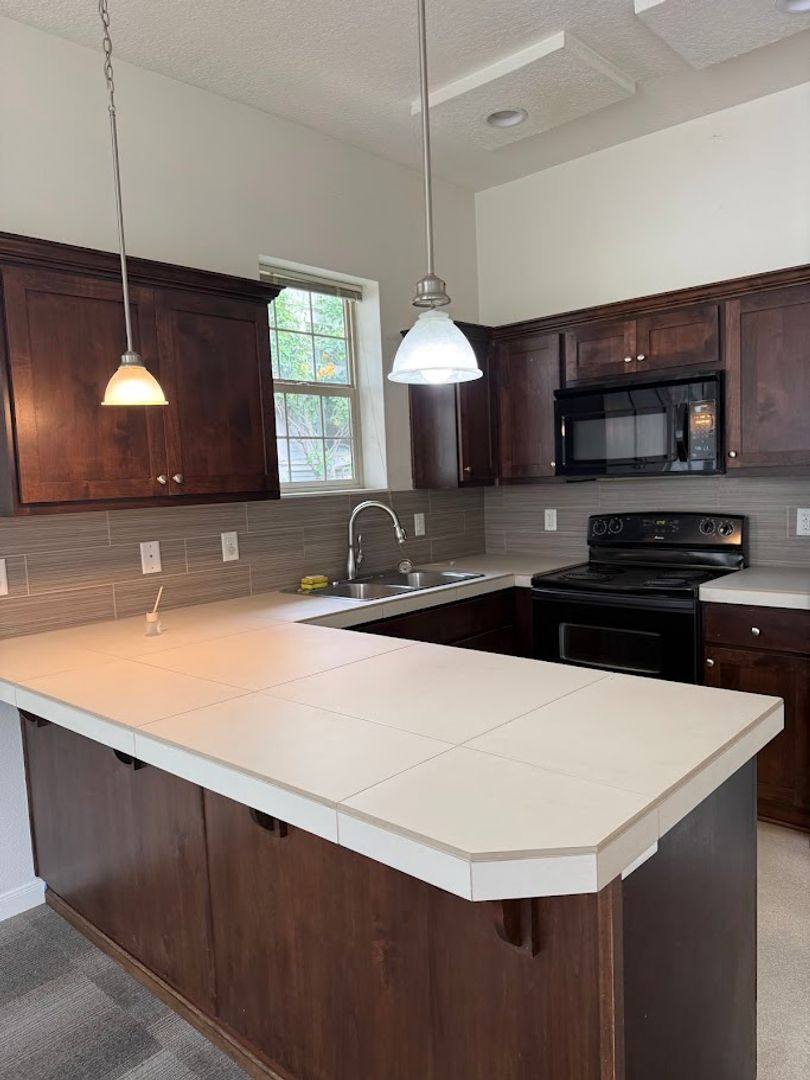 Apartment for rent at 3324 SE 11th Ave, Portland, OR 97202