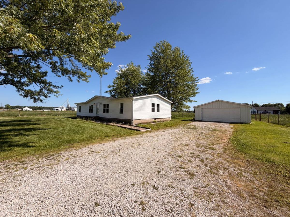 House for rent at 1405 Highway 150 NE, Palmyra, IN 47164