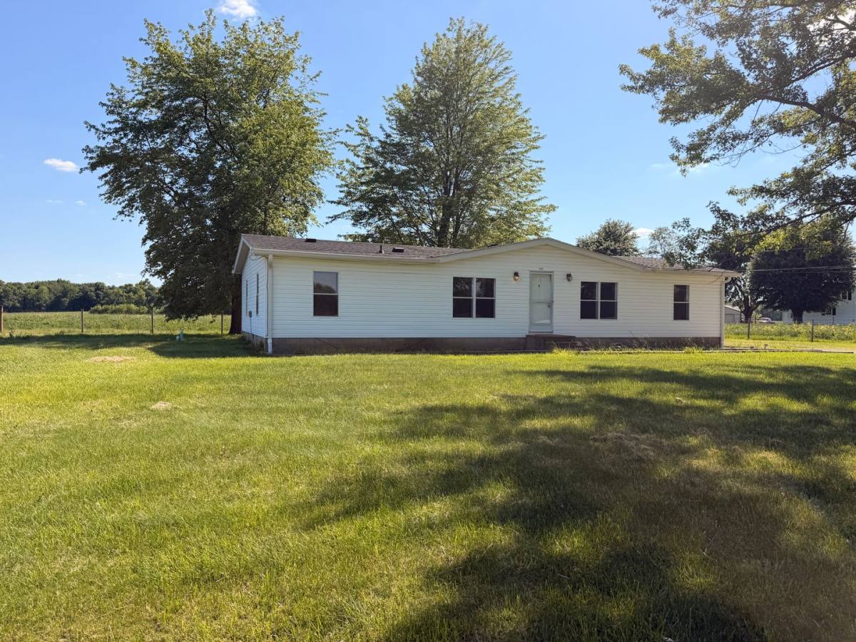 House for rent at 1405 Highway 150 NE, Palmyra, IN 47164
