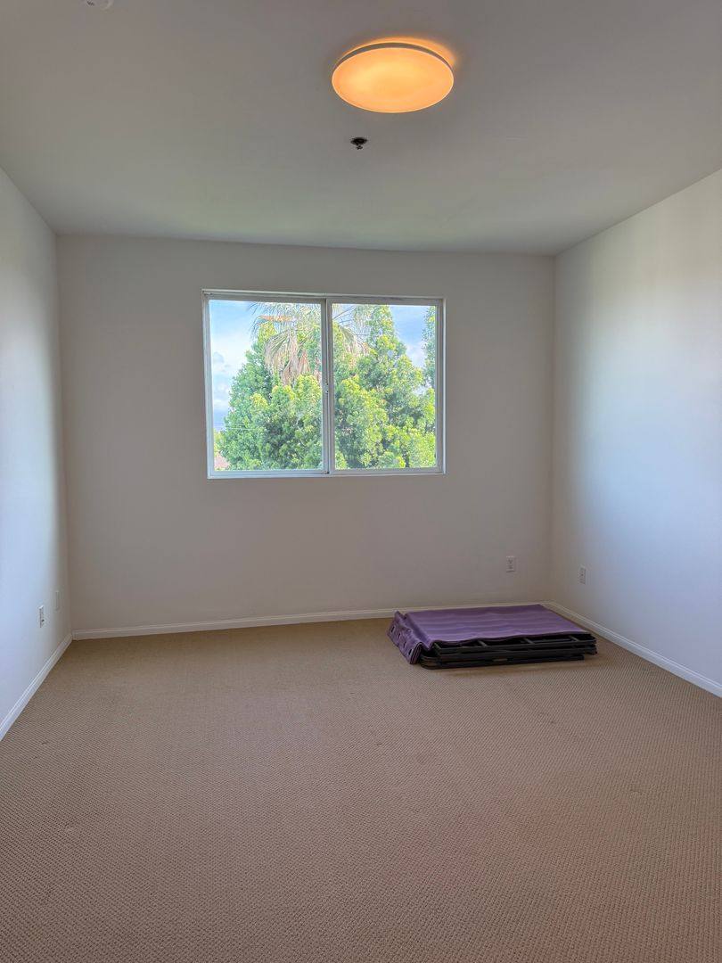 Condo for rent at 13941 Sherman Way, Van Nuys, CA 91405