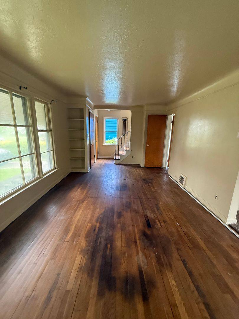 House for rent at 16115 Delrey Ave, Cleveland, OH 44128