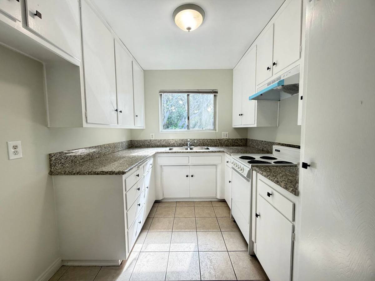 Apartment for rent at 120 E Live Oak St, Monrovia, CA 91016