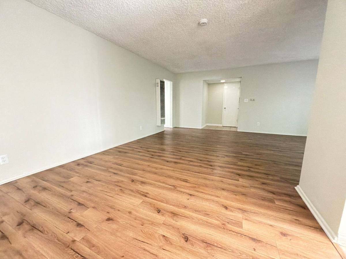Apartment for rent at 120 E Live Oak St, Monrovia, CA 91016