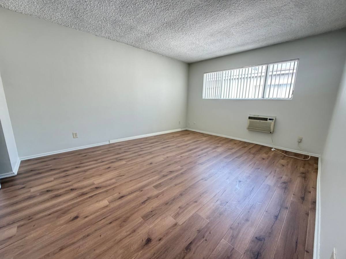 Apartment for rent at 120 E Live Oak St, Monrovia, CA 91016