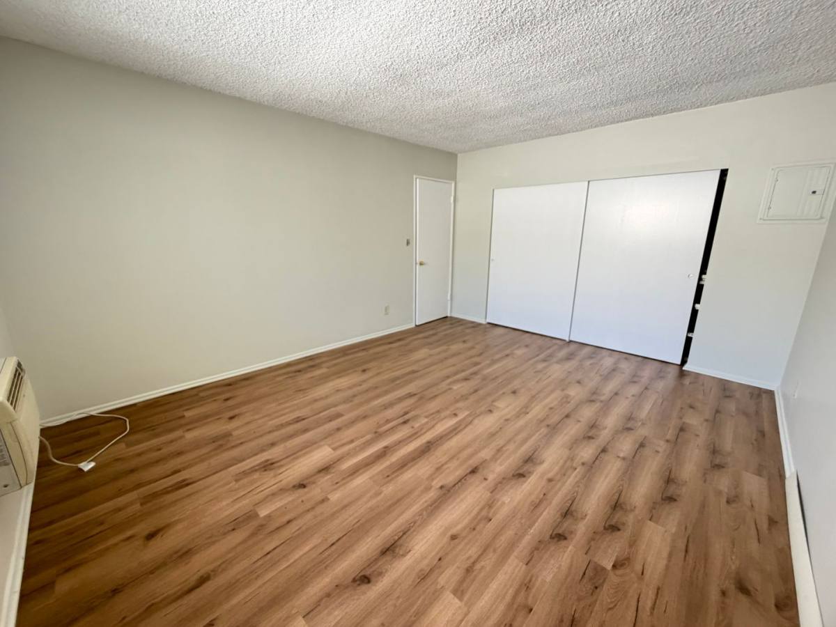 Apartment for rent at 120 E Live Oak St, Monrovia, CA 91016