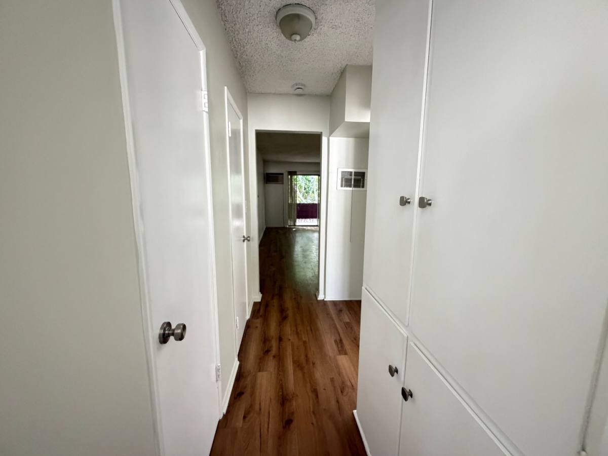 Apartment for rent at 120 E Live Oak St, Monrovia, CA 91016