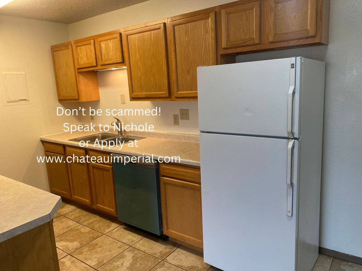 Townhouse for rent at 105 E 14th St, Hastings, NE 68901