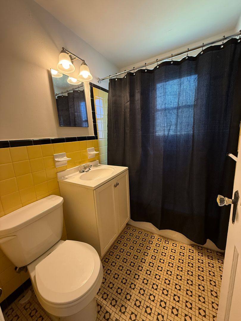 Apartment for rent at 203 Reading & 302 Beachwood Ave, Oaklyn, NJ 08107