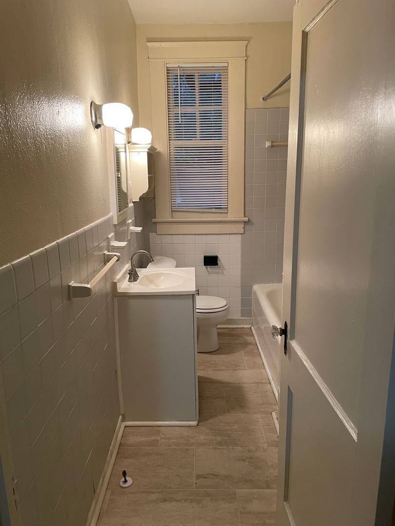 Apartment for rent at 1517-1525 Madison Ave, Montgomery, AL 36107