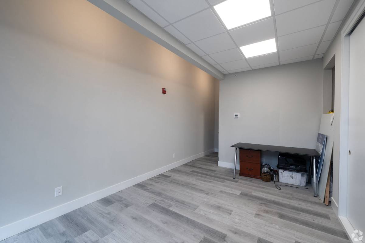 Apartment for rent at 12-36 River Rd, Fair Lawn, NJ 07410