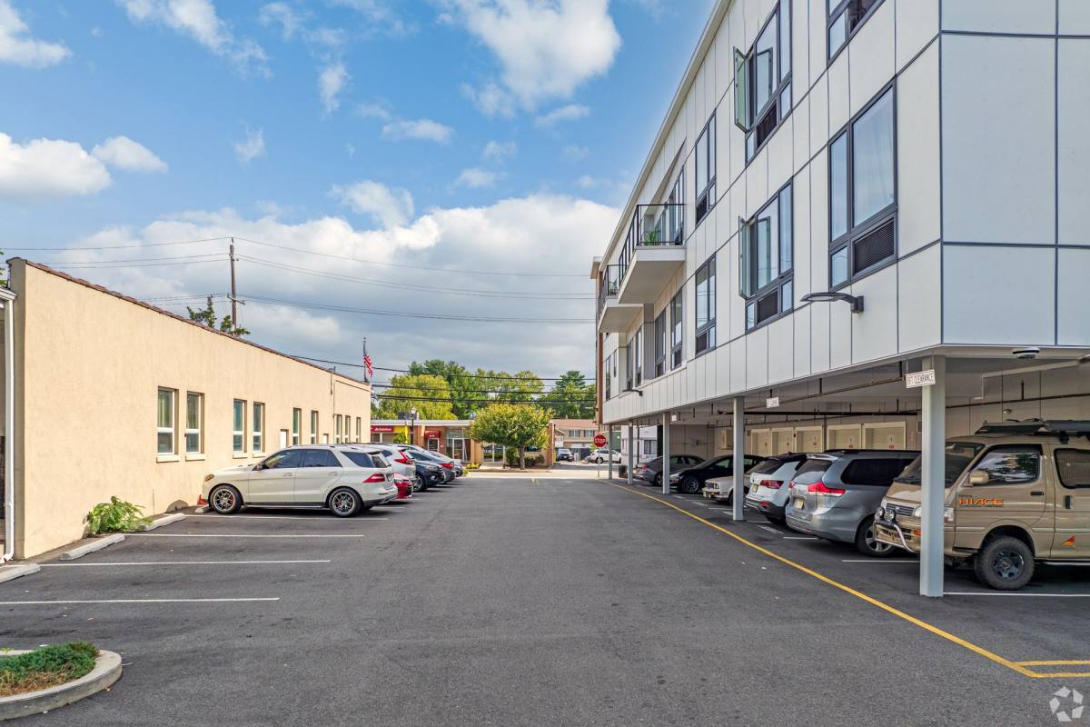 Apartment for rent at 12-36 River Rd, Fair Lawn, NJ 07410