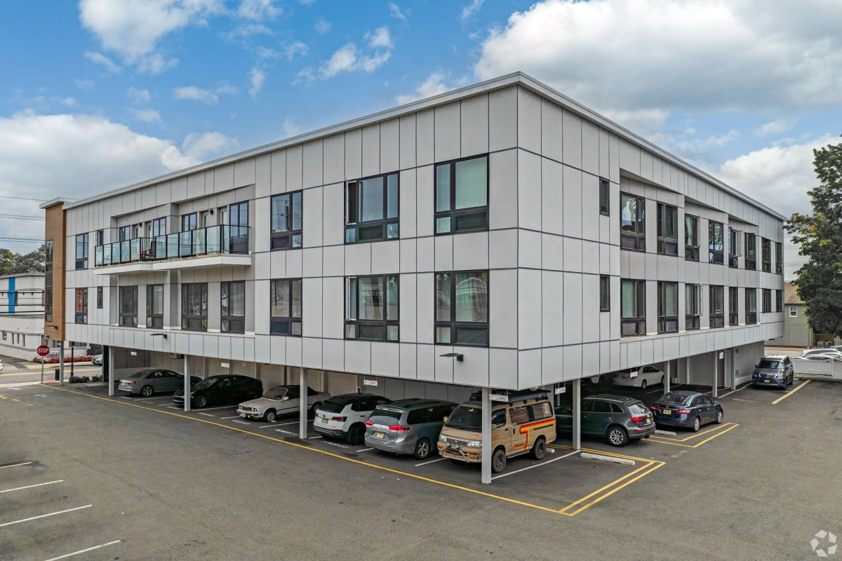 Apartment for rent at 12-36 River Rd, Fair Lawn, NJ 07410