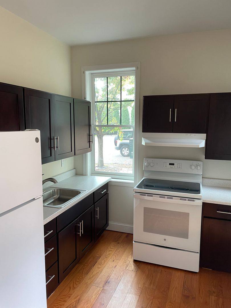 Apartment for rent at 293-301 Farmington Ave, Hartford, CT 06105