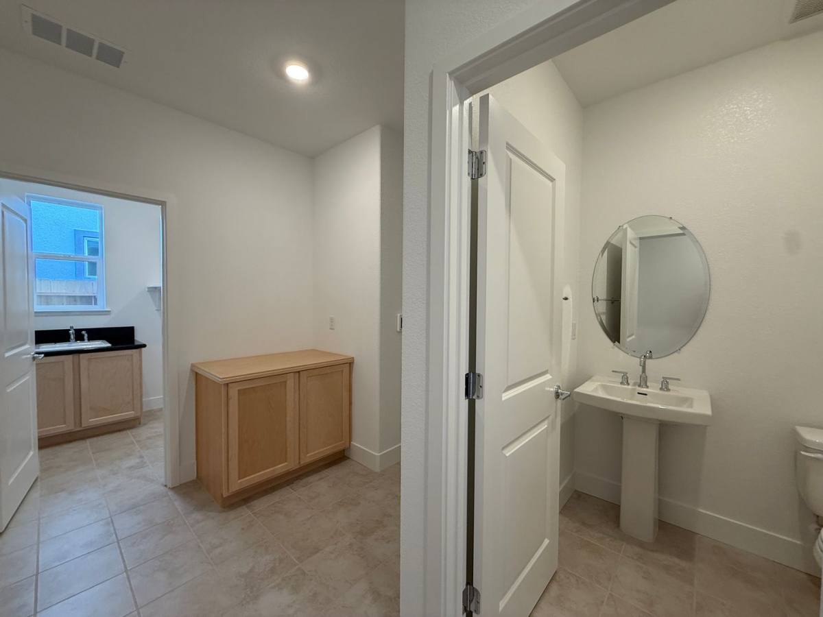 House for rent at 9957 Mesa Verde Way, Sacramento, CA 95829