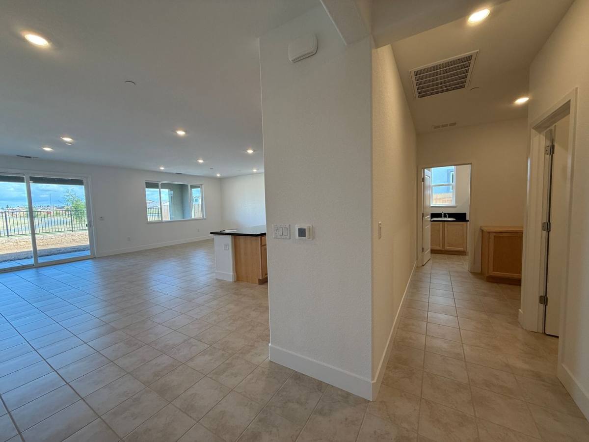 House for rent at 9957 Mesa Verde Way, Sacramento, CA 95829