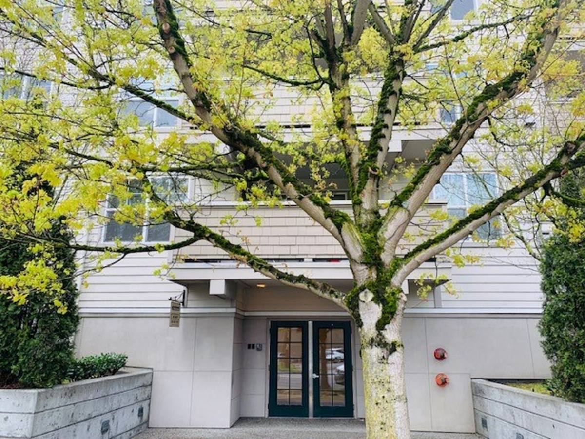 Apartment for rent at 205 Nickerson St, Seattle, WA 98109