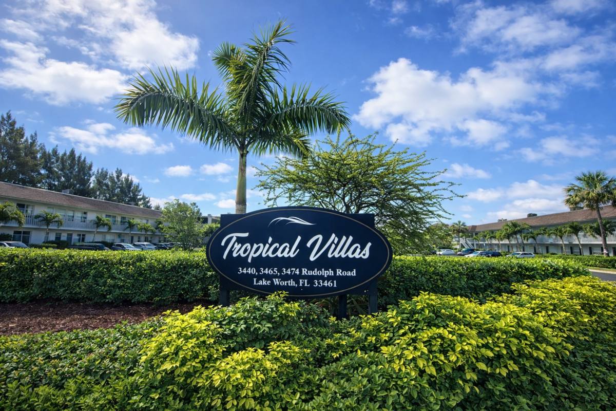 Apartment for rent at 3431 Helena Dr, Lake Worth, FL 33461