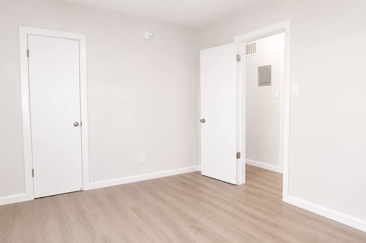 Apartment for rent at 1690 W Blvd, Los Angeles, CA 90019