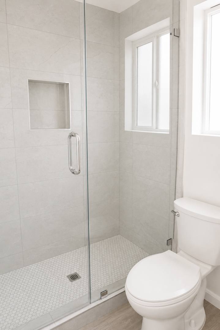 Apartment for rent at 1690 W Blvd, Los Angeles, CA 90019