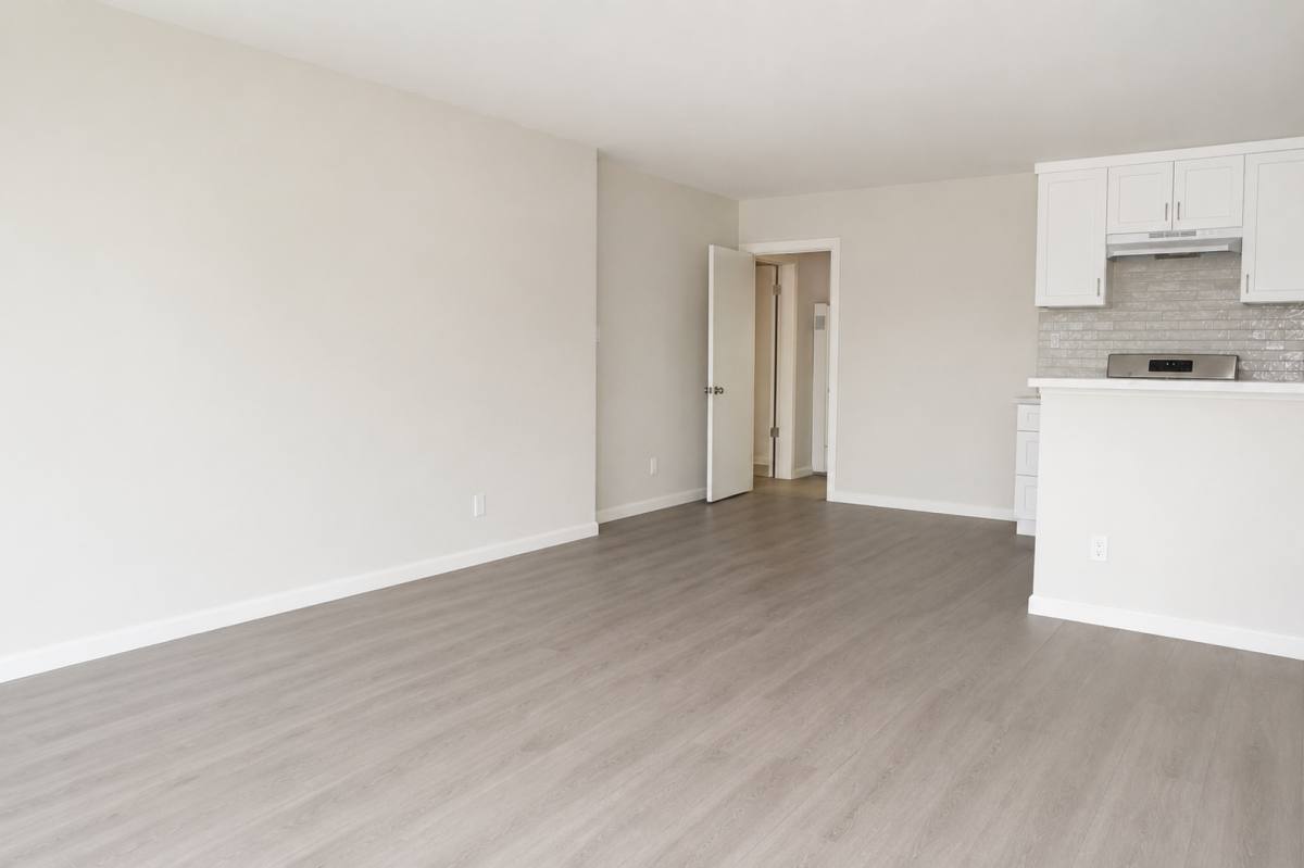 Apartment for rent at 1690 W Blvd, Los Angeles, CA 90019