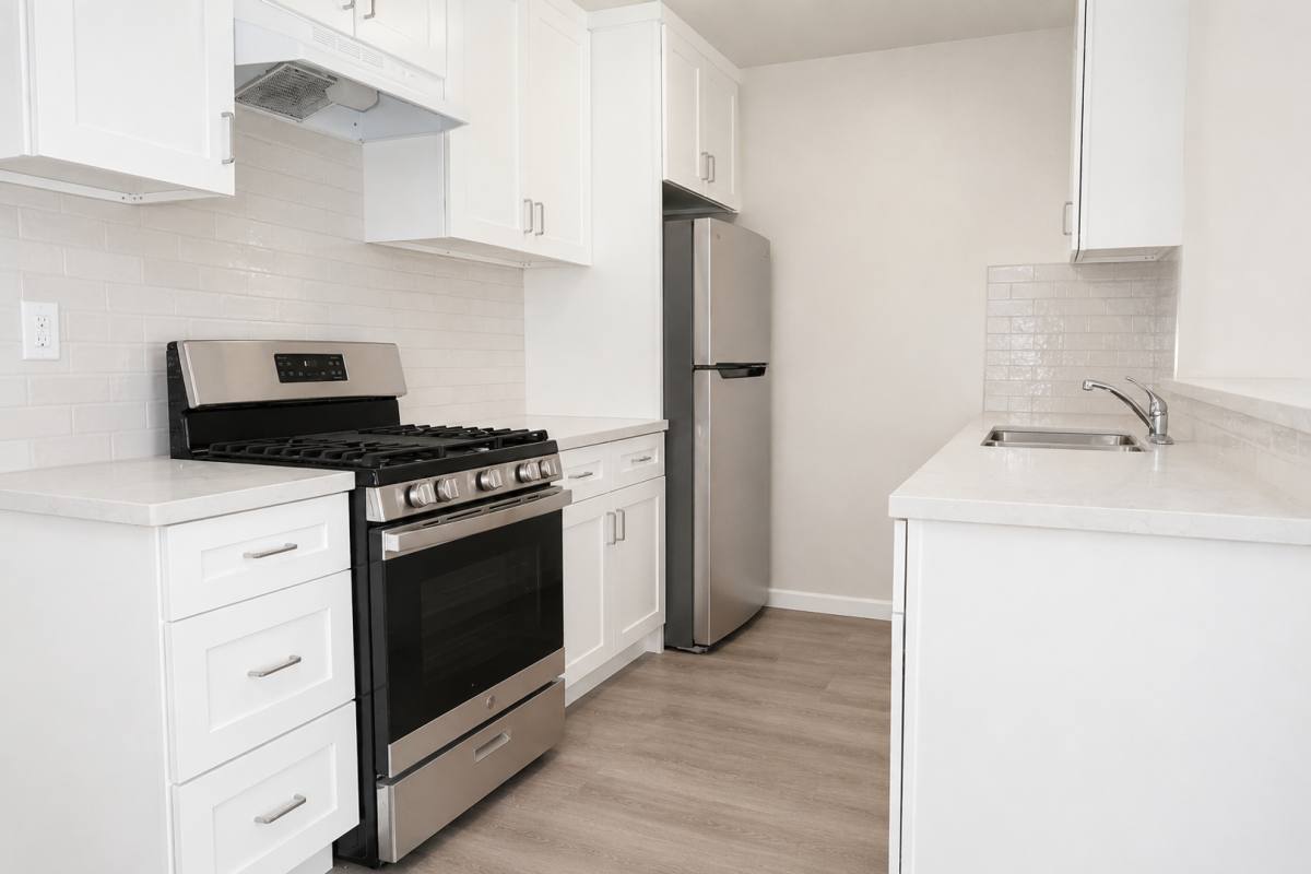Apartment for rent at 1690 W Blvd, Los Angeles, CA 90019