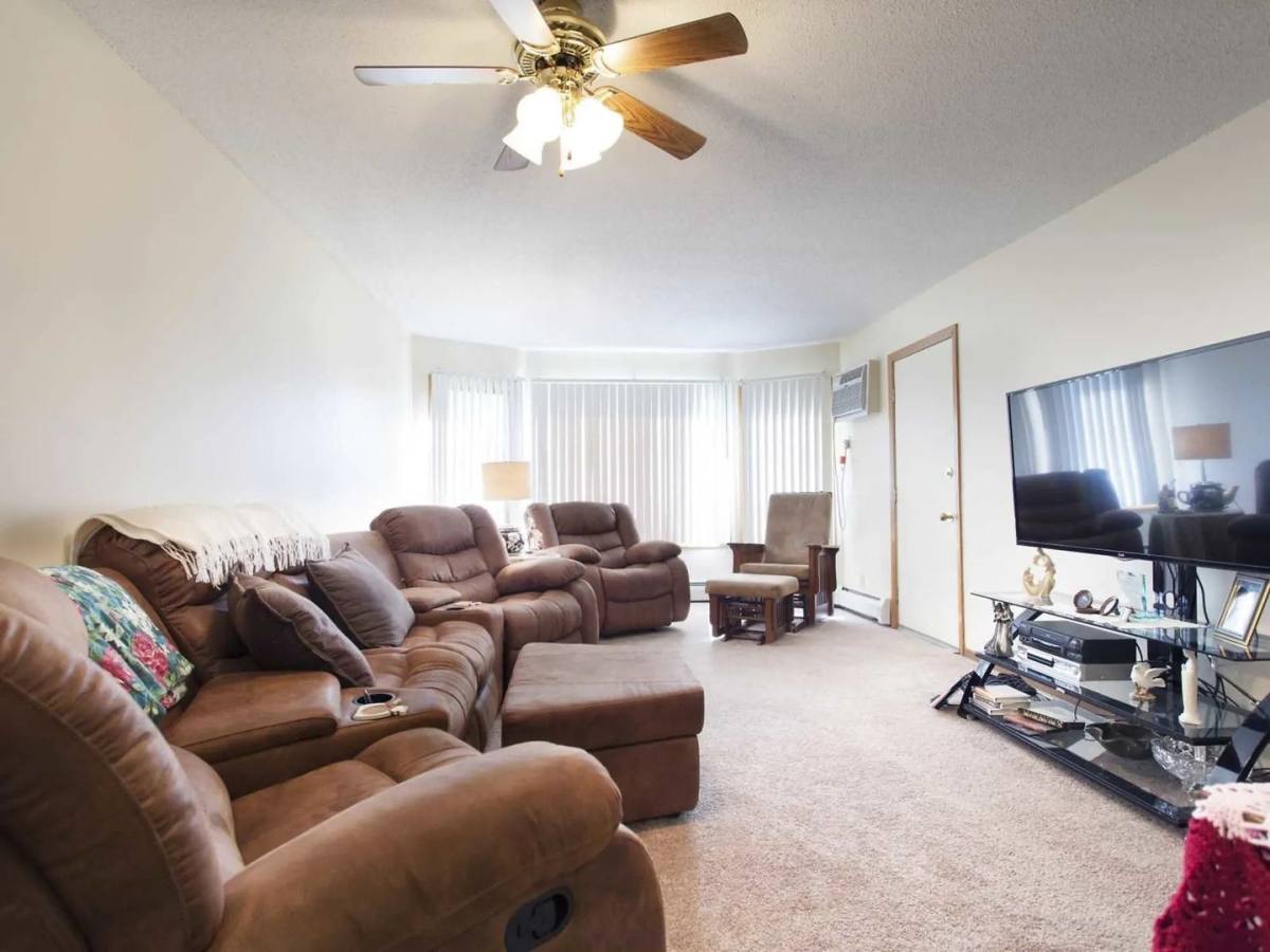 Apartment for rent at 7750 Whitney Dr, Saint Paul, MN 55124