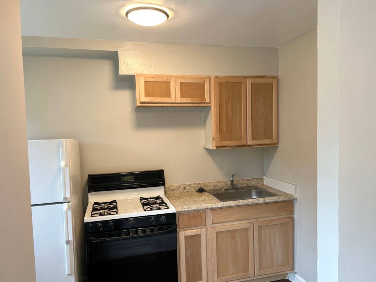 Apartment for rent at 612 12th St NE, Washington, DC 20002