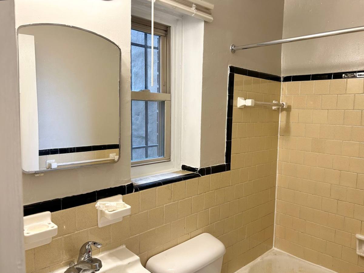 Apartment for rent at 612 12th St NE, Washington, DC 20002