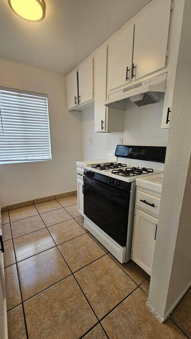 Apartment for rent at 1088 Alamitos Ave, Long Beach, CA 90813