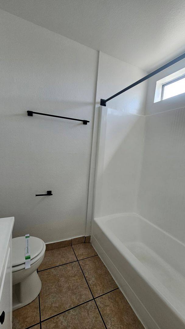Apartment for rent at 1088 Alamitos Ave, Long Beach, CA 90813