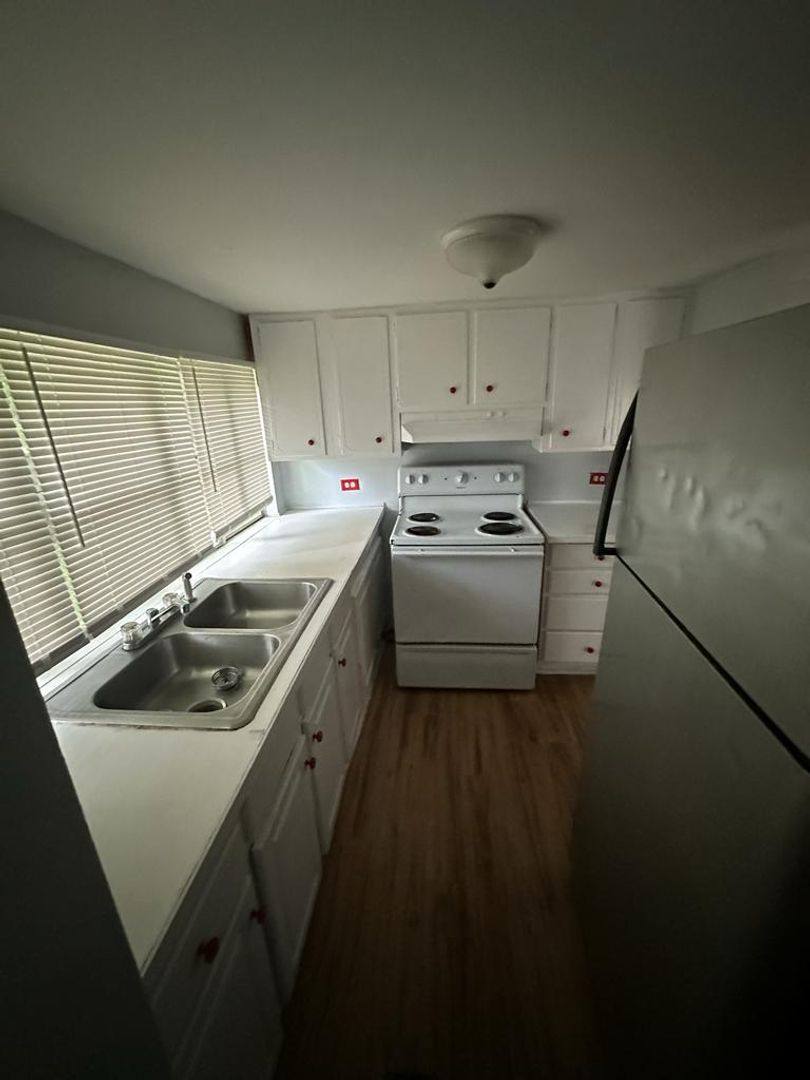 Apartment for rent at 7661 Bentwillow Dr, Jacksonville, FL 32244