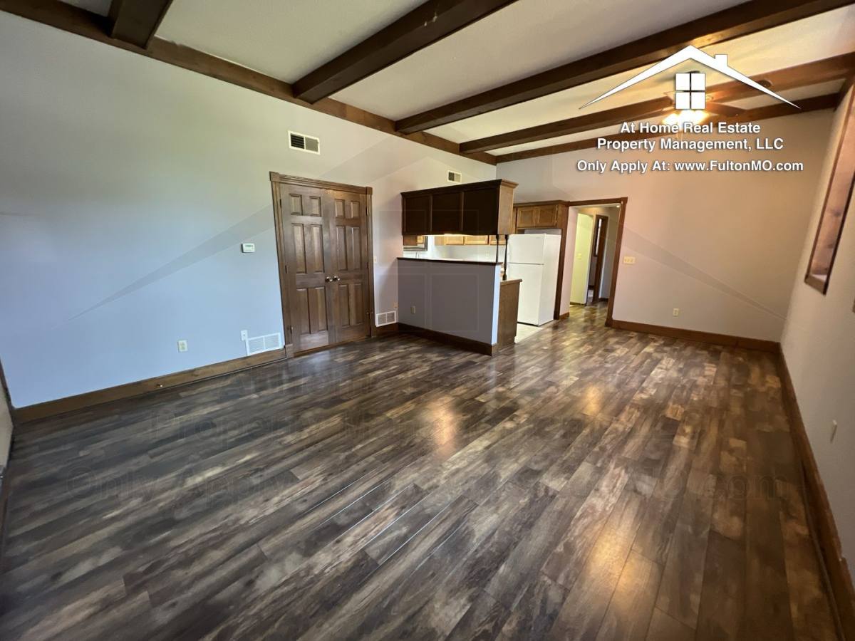 Apartment for rent at 103 E 10th St #2, Fulton, MO 65251