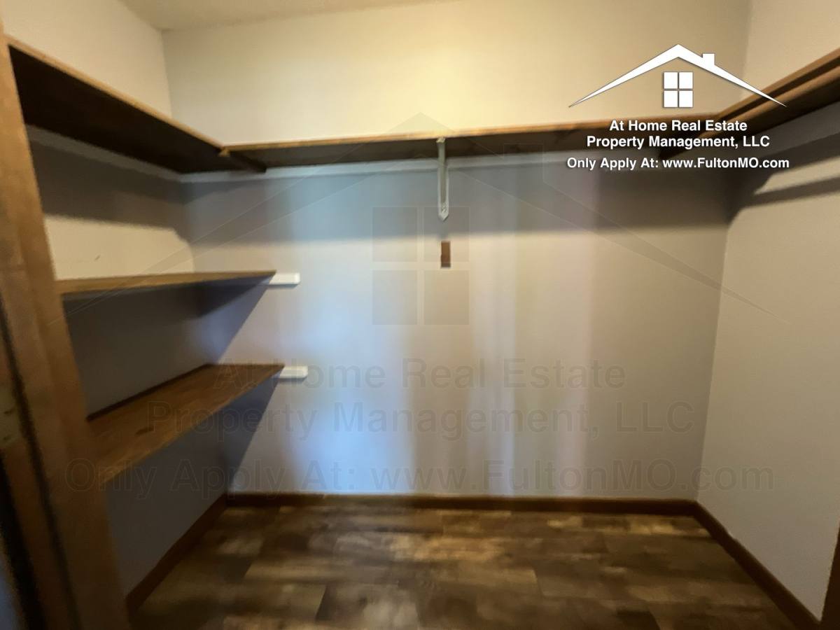 Apartment for rent at 103 E 10th St #2, Fulton, MO 65251