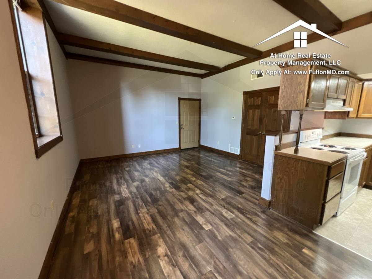 Apartment for rent at 103 E 10th St #2, Fulton, MO 65251