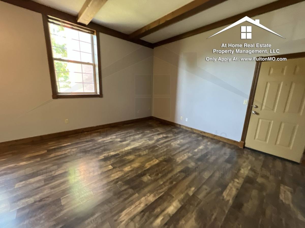 Apartment for rent at 103 E 10th St #2, Fulton, MO 65251