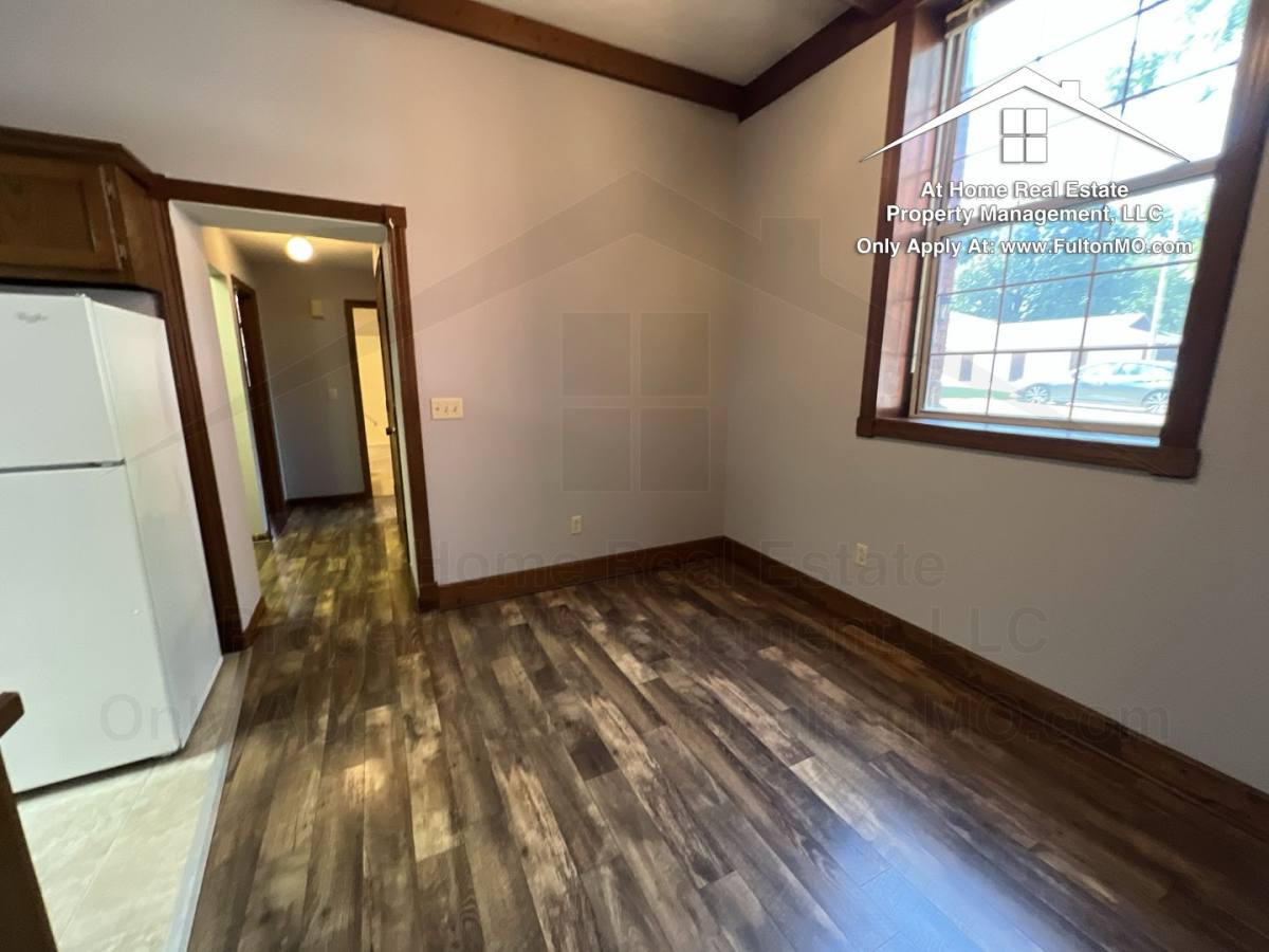 Apartment for rent at 103 E 10th St #2, Fulton, MO 65251