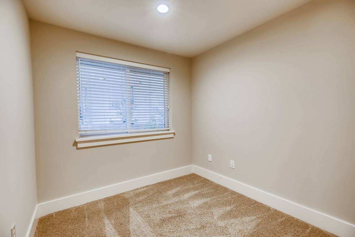 Townhouse for rent at 1108 Taylor Ave N, Seattle, WA 98109