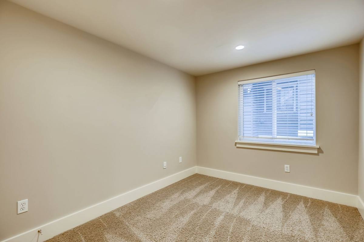 Townhouse for rent at 1108 Taylor Ave N, Seattle, WA 98109