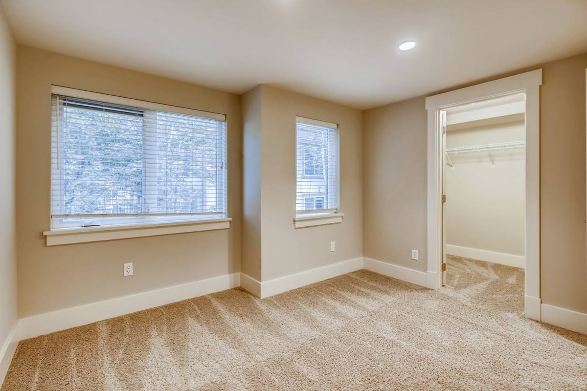 Townhouse for rent at 1108 Taylor Ave N, Seattle, WA 98109