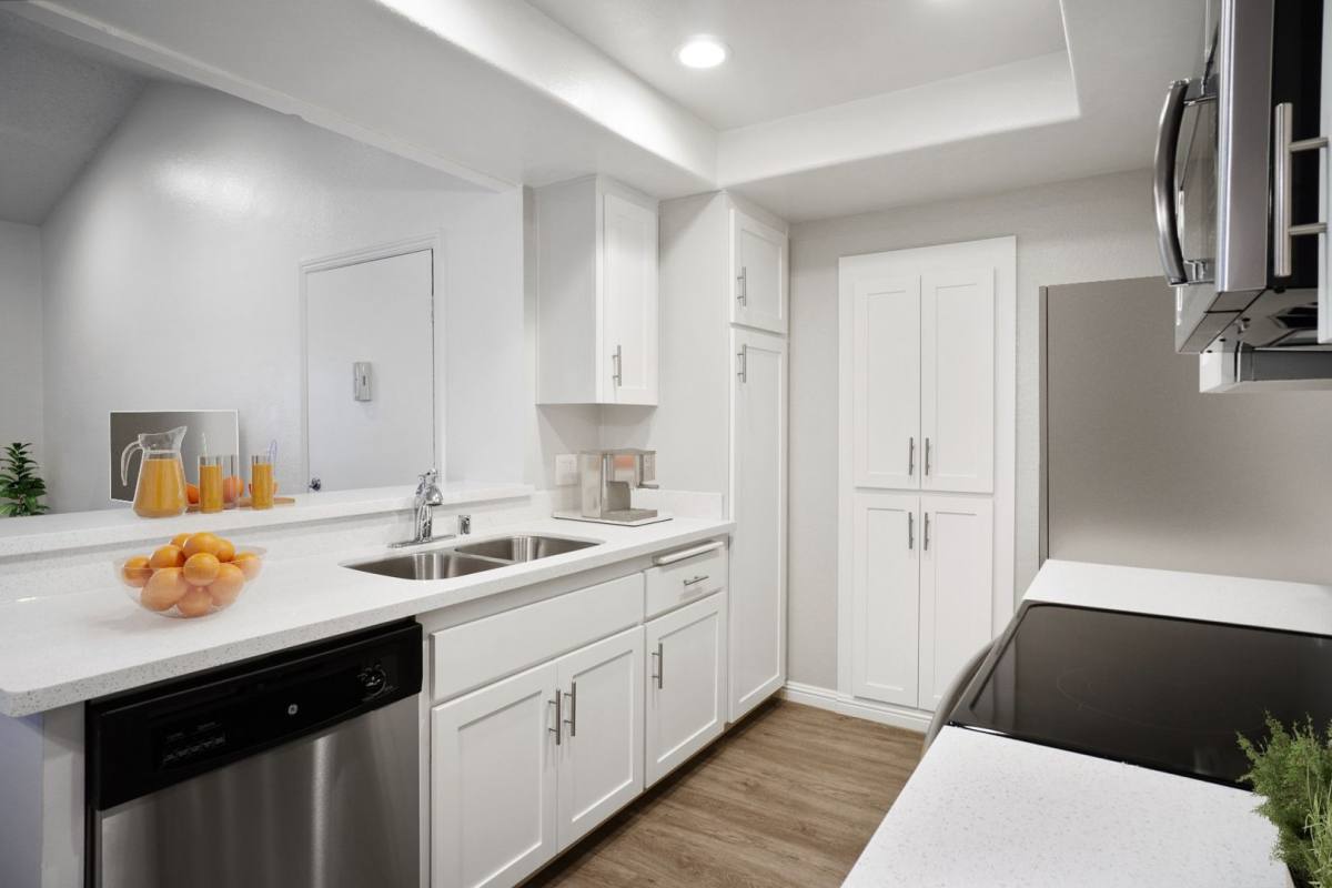 Apartment for rent at 20702 El Toro Rd, Lake Forest, CA 92630