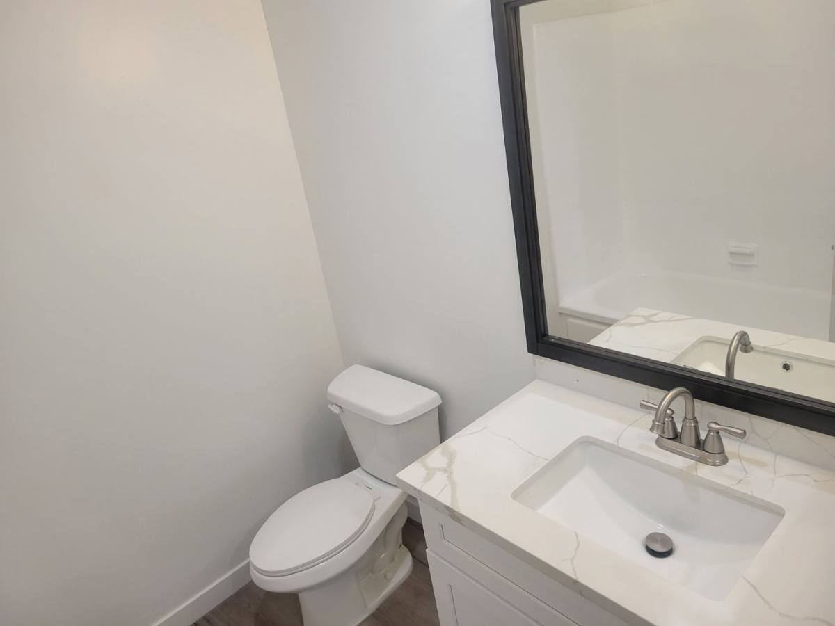 Apartment for rent at 12311 Chandler Blvd, Valley Village, CA 91607