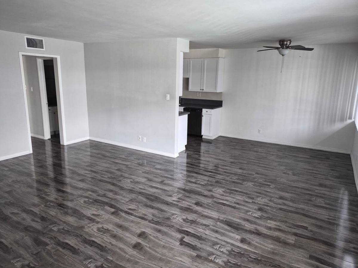 Apartment for rent at 12311 Chandler Blvd, Valley Village, CA 91607