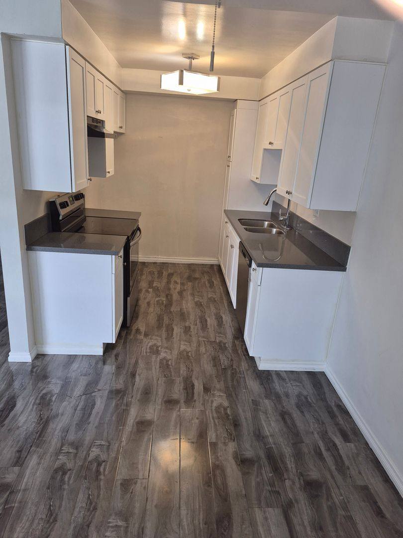 Apartment for rent at 12311 Chandler Blvd, Valley Village, CA 91607