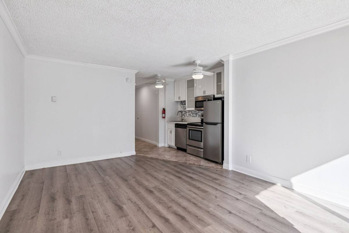 Apartment for rent at 211 Yacht Club Way, Redondo Beach, CA 90277