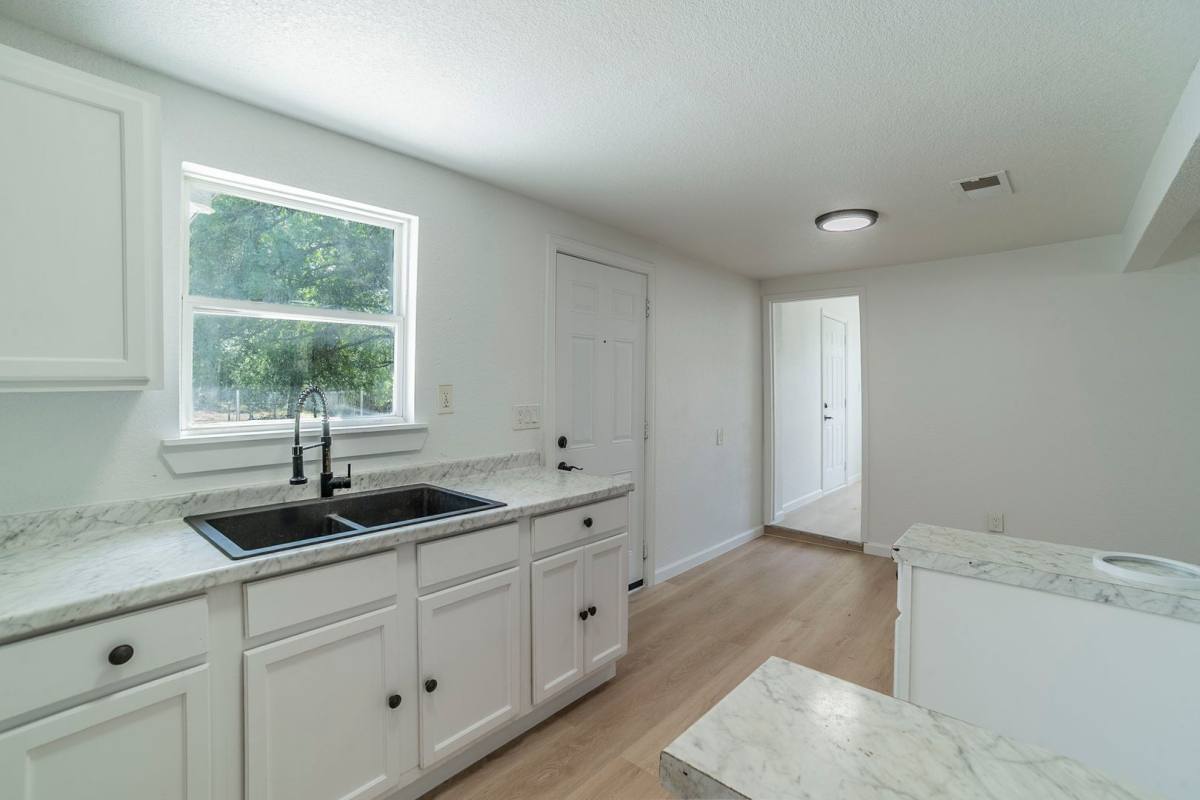 House for rent at 1208 Dan Gould Dr, Arlington, TX 76001