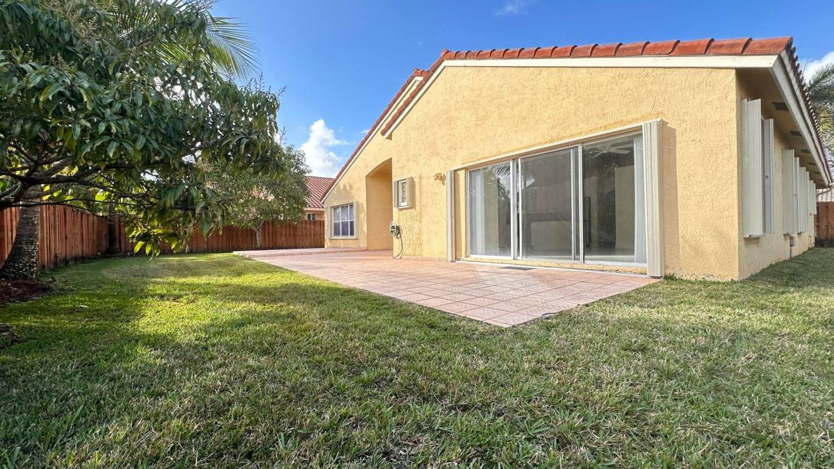 House for rent at 19010 SW 10th St, Hollywood, FL 33029