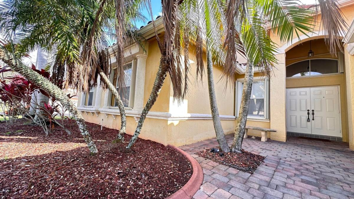 House for rent at 19010 SW 10th St, Hollywood, FL 33029